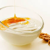 YOGURT, GRANOLA Y MIEL