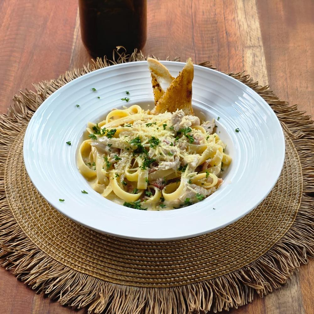 Menú Pasta Alfredo con Pollo