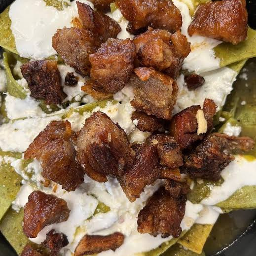Chilaquiles con Chicharrón de la Ramos