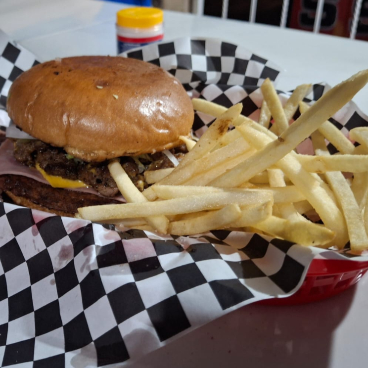 HAMBURGUESA ESPECIAL