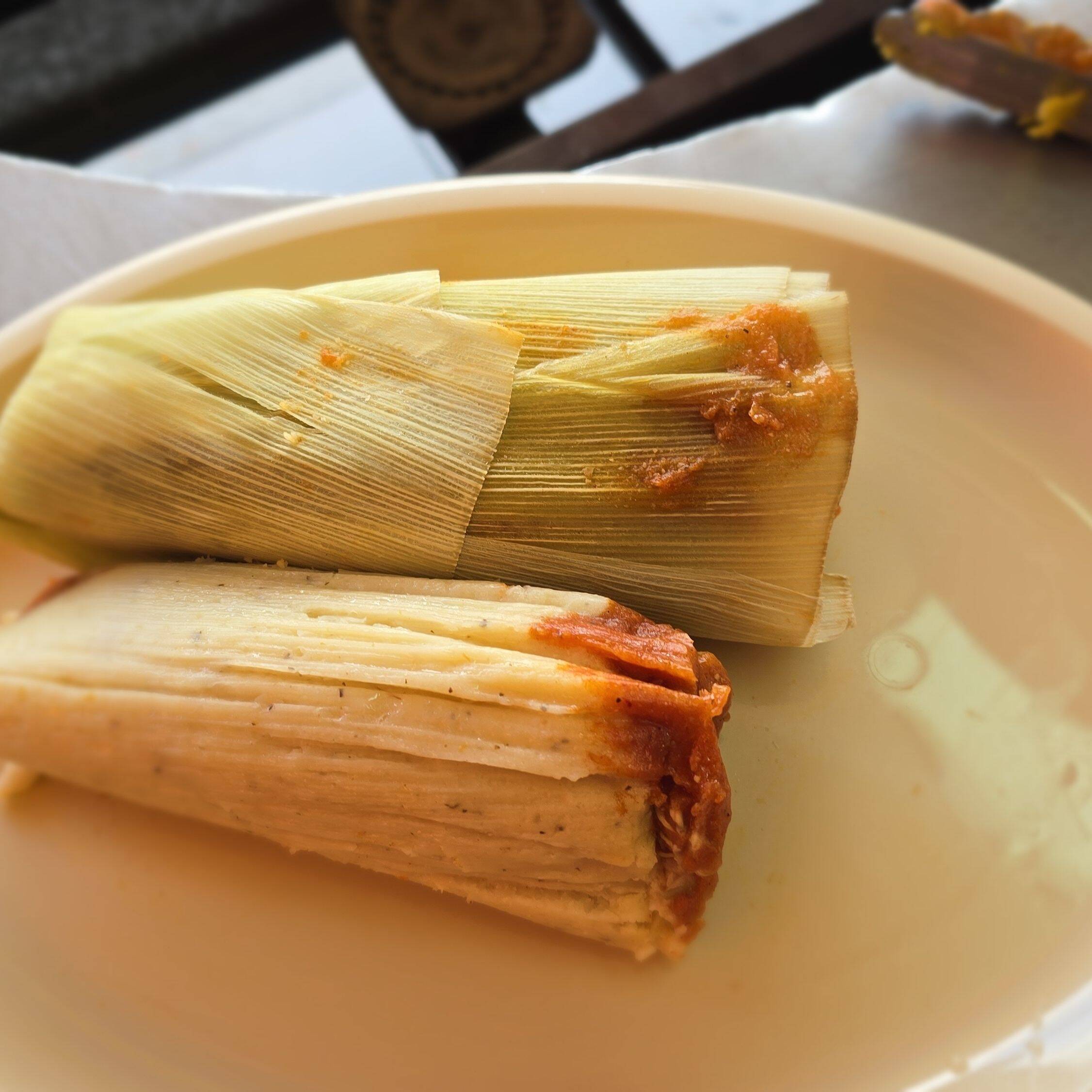 tamal mole rojo