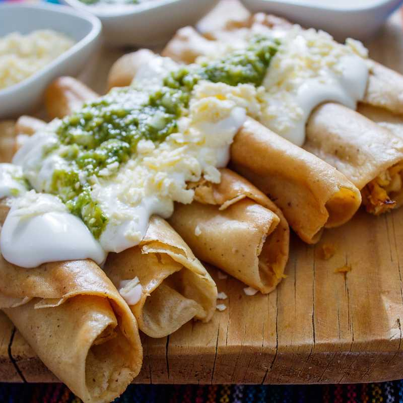Flautas de pollo o quesillo