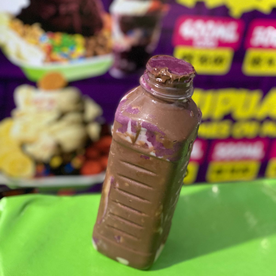 Leite em pó, leite condensado, banana.