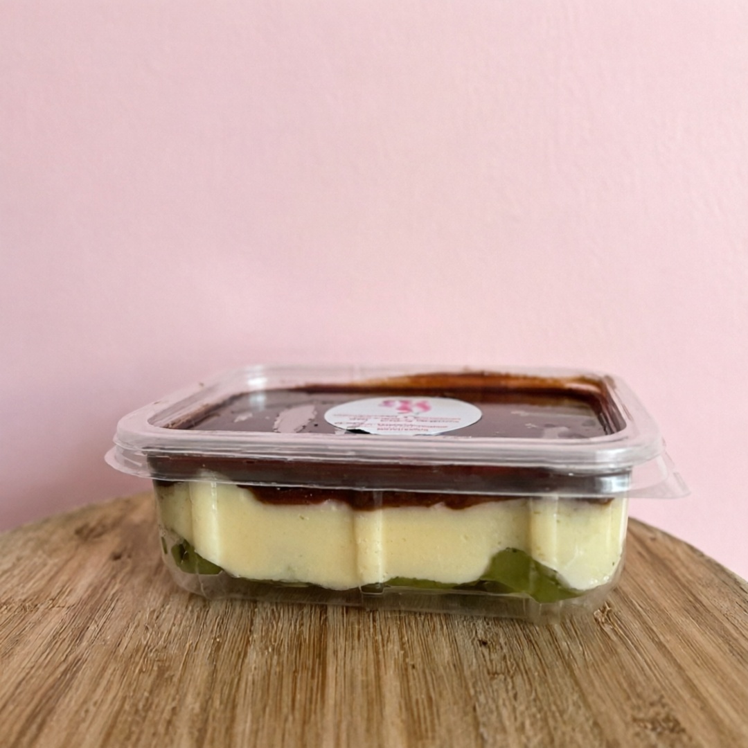 Composto por Uvas selecionadas creme de Ninho, finalizado com brigadeiro de chocolate 50% 150ml #docescaseiros #sobremesacaseira #docegourmet #bolocaseiro #docescriativos #docesparafesta #bolopersonalizado #sobremesadeliciosa #confeitariaafetiva #copodafelicidade #bentocake #coxinhademorango #brownie #trufa #docinhodefesta #caseirinho #morango #sacole #sacoleninho #Nutella