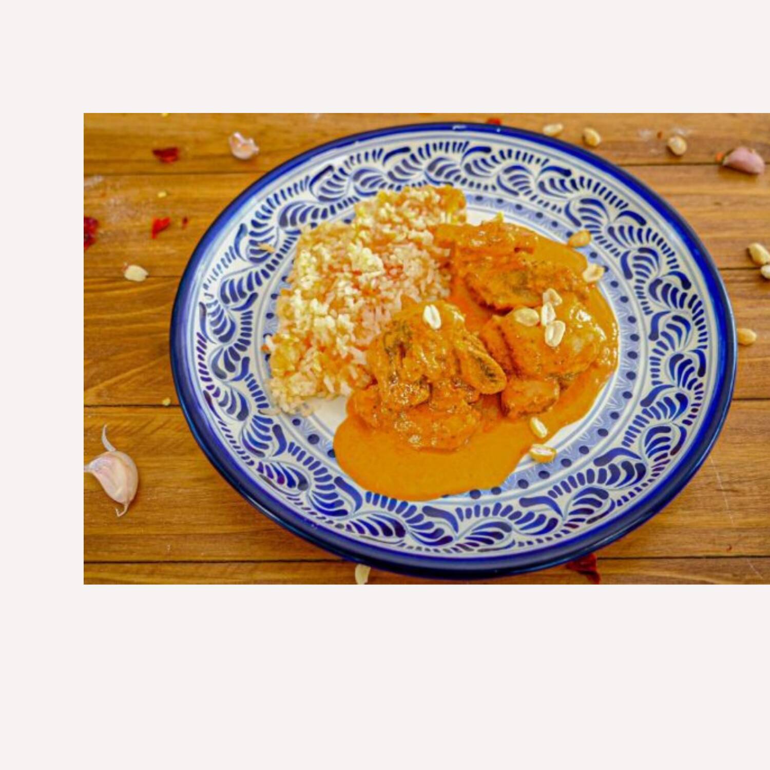 Comida de Bistec de Puerco Encacahuatado
