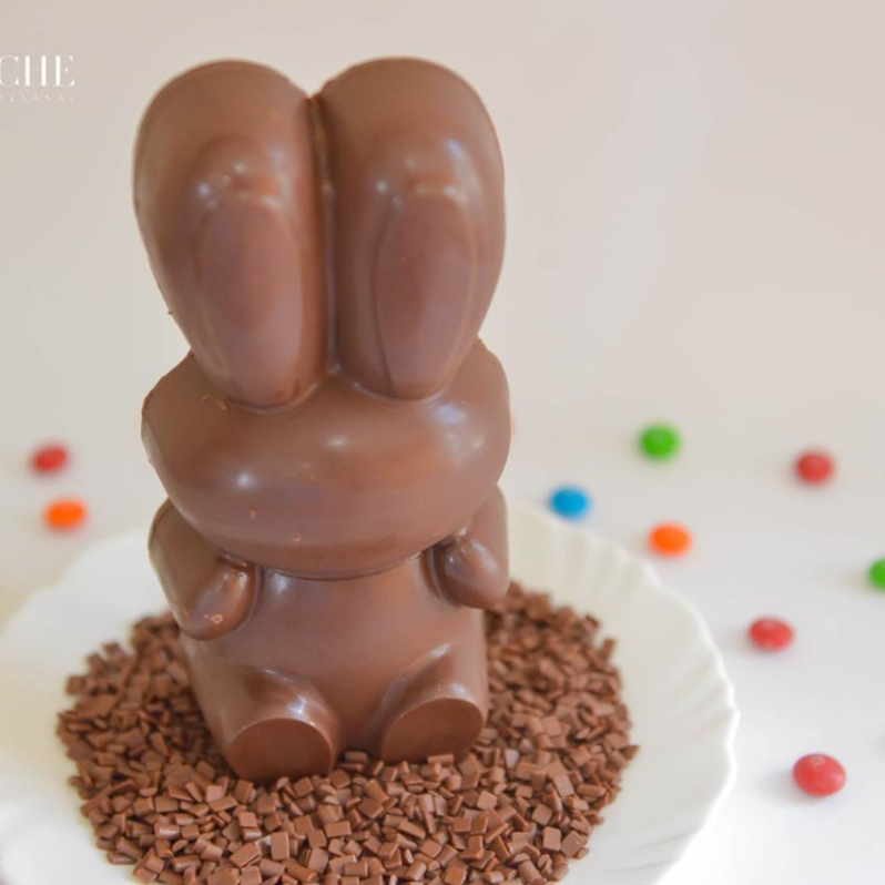Ótima opção de Presente, recheado com Brigadeiro preto e Brigadeiro branco