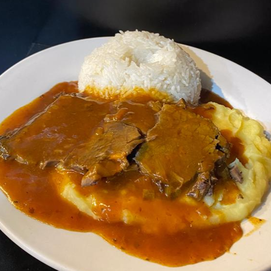 Asado de Res con Puré