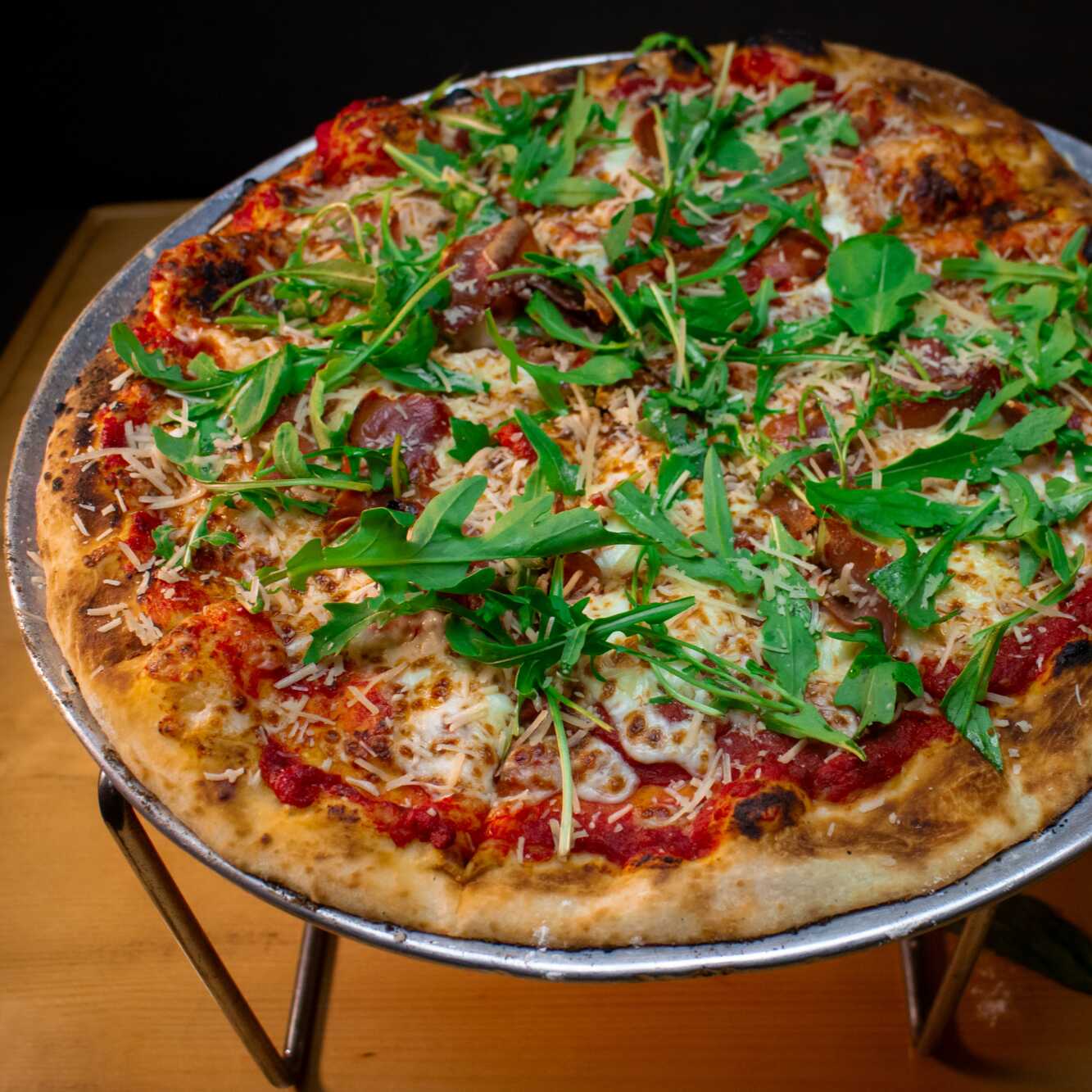 PIZZA PROSCIUTTO URUGULA