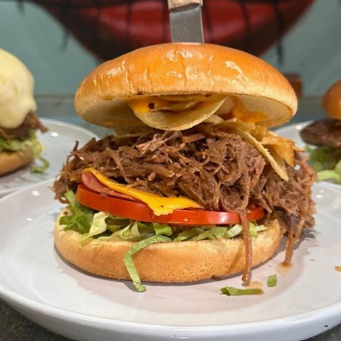 Hamburguesa de Mechada