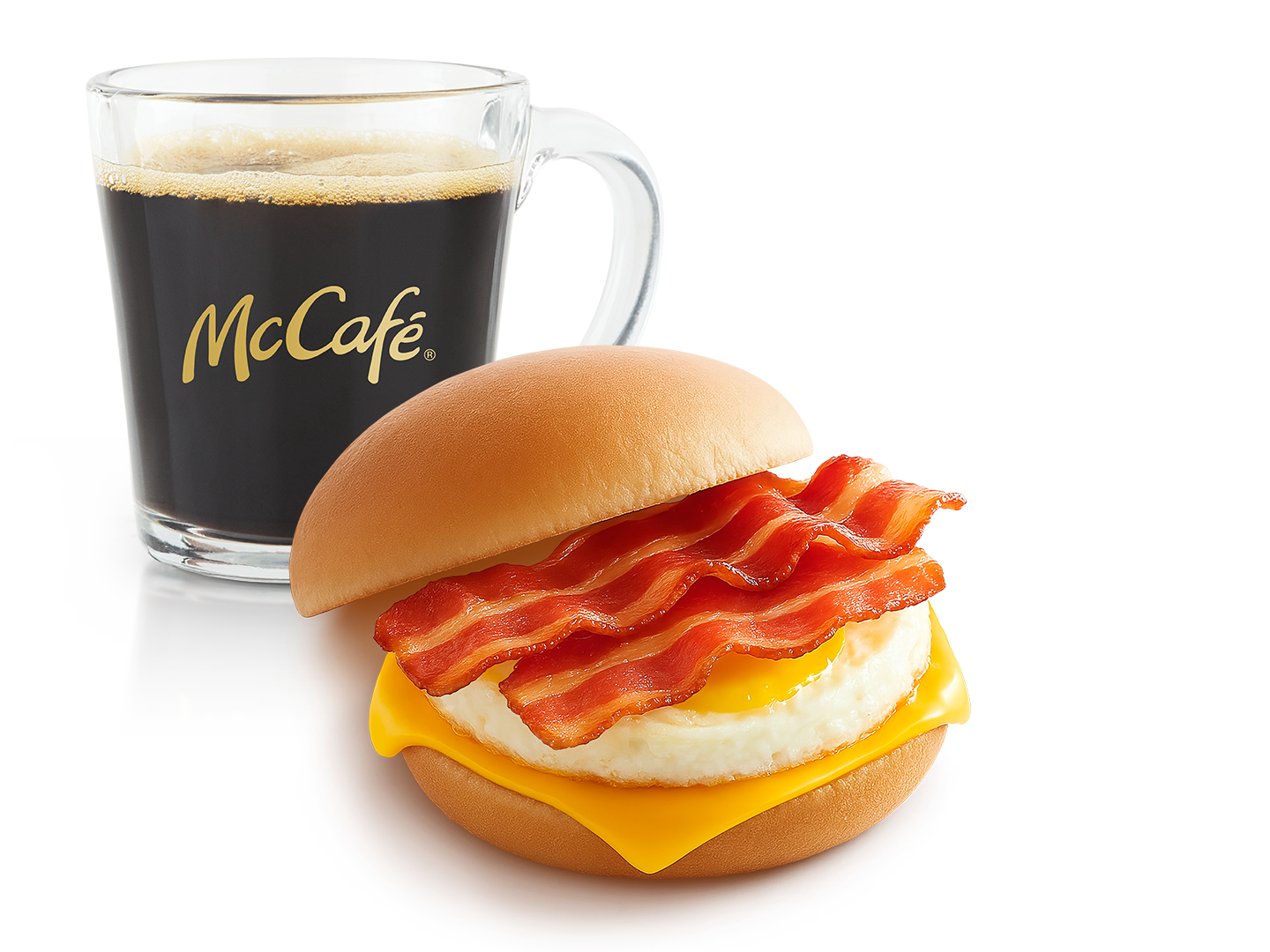 Sándwich Queso, Huevo y Tocino con café