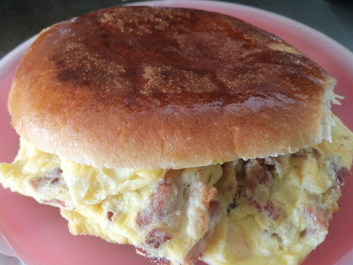 Torta Huevo con Tocino