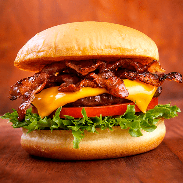 pao, hamburguer,queijo, bacon, alface e tomate