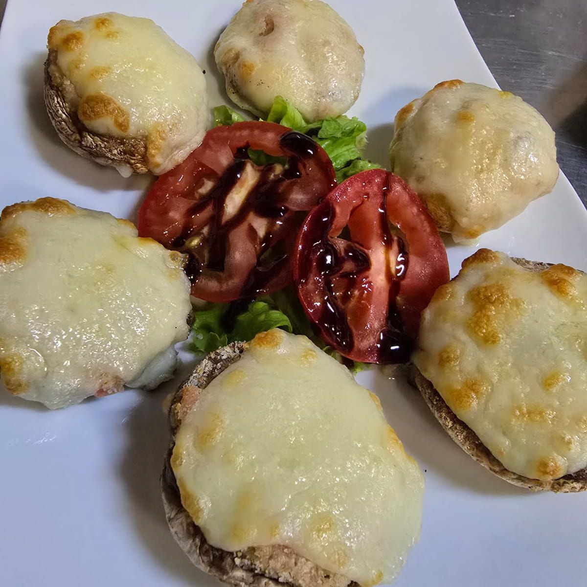 Champiñones Rellenos De Carnes Frías