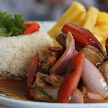 pollo Saltado