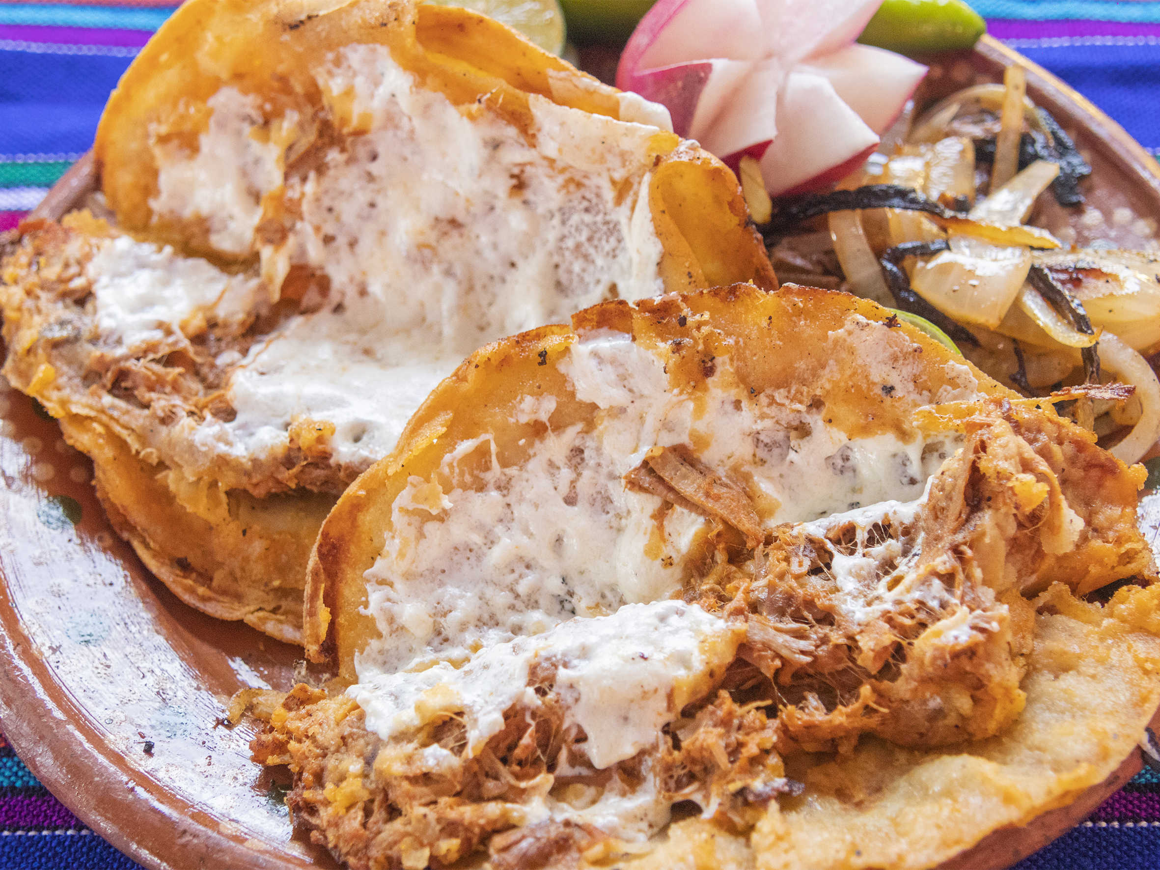 Taco de Barbacoa con Queso