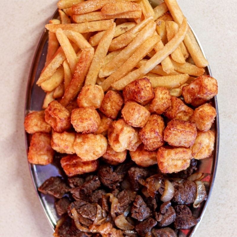 Acompanha carne de sol, queijo empanado e fritas Meia Porção
