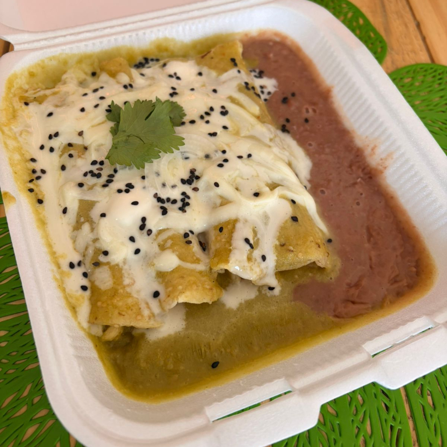 Enchiladas Verdes Rellenas de Pollo