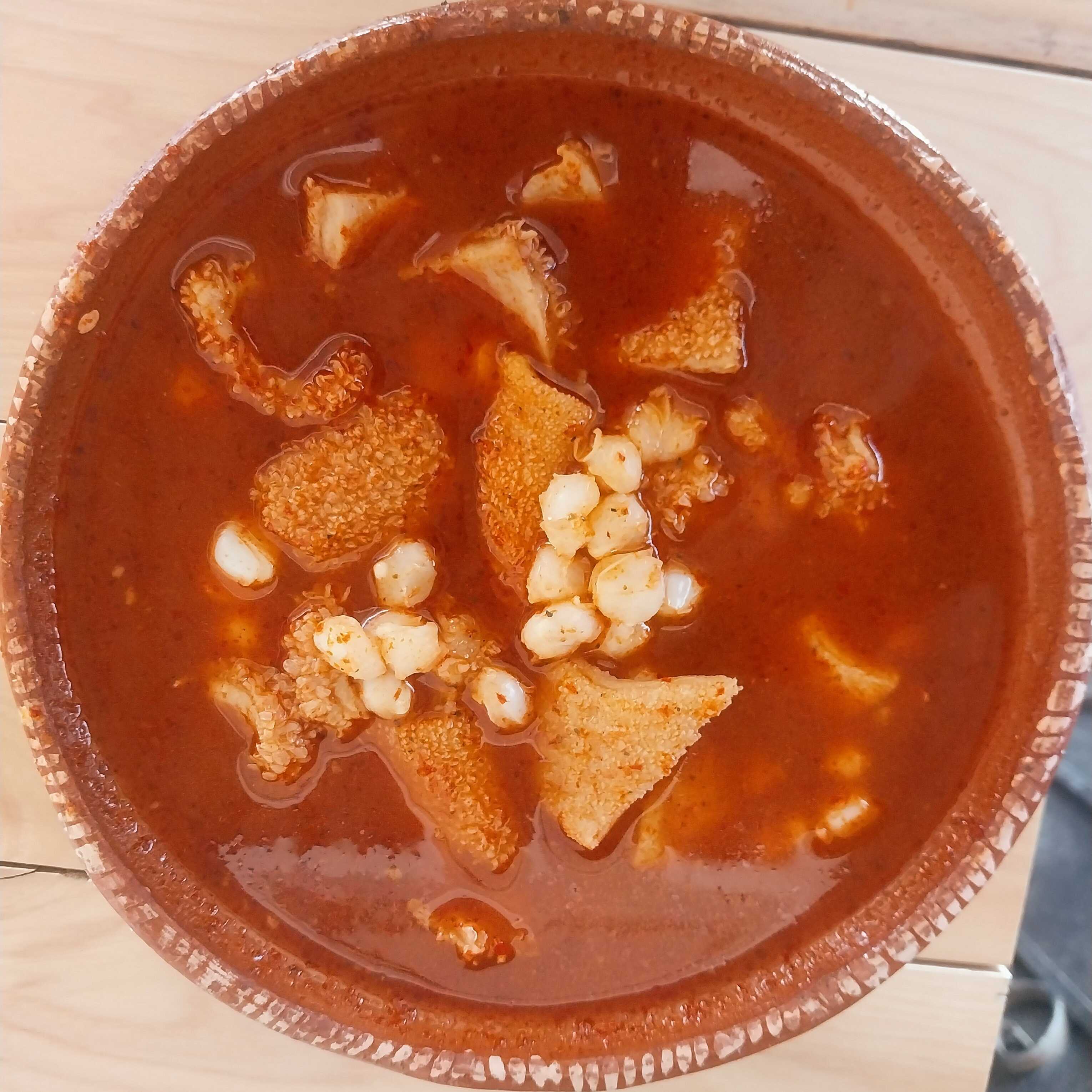 Combo Menudo Rojo + Agua de Sabor 500 Ml