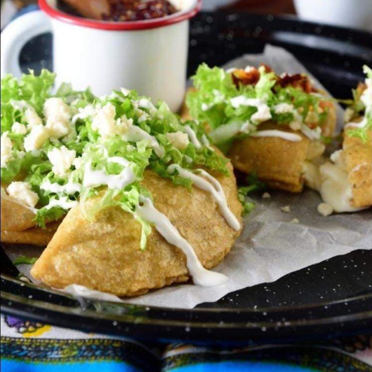 QUESADILLA FRITA DE PICADILLO
