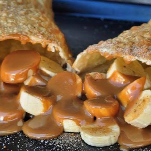 Delicioso pastel de doce de leite com bananas