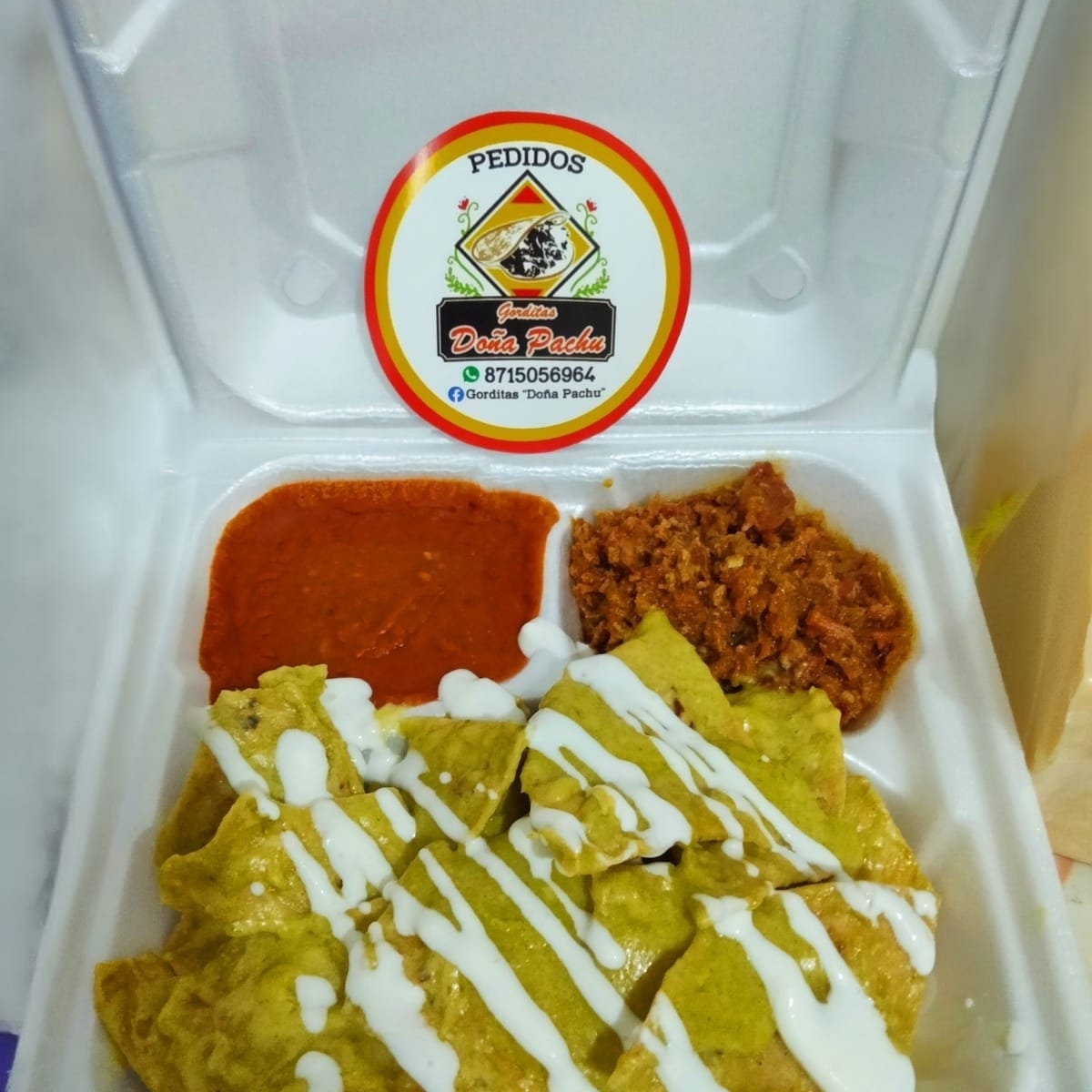 Chilaquiles Verdes con Un Guiso