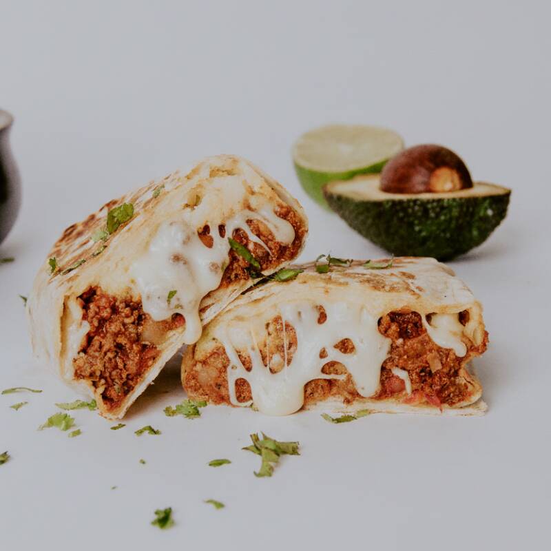 Tortilla de trigo, chilli e muçarela