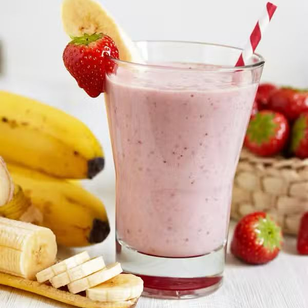 Vitamina de morango com aveia, linhaça e chia