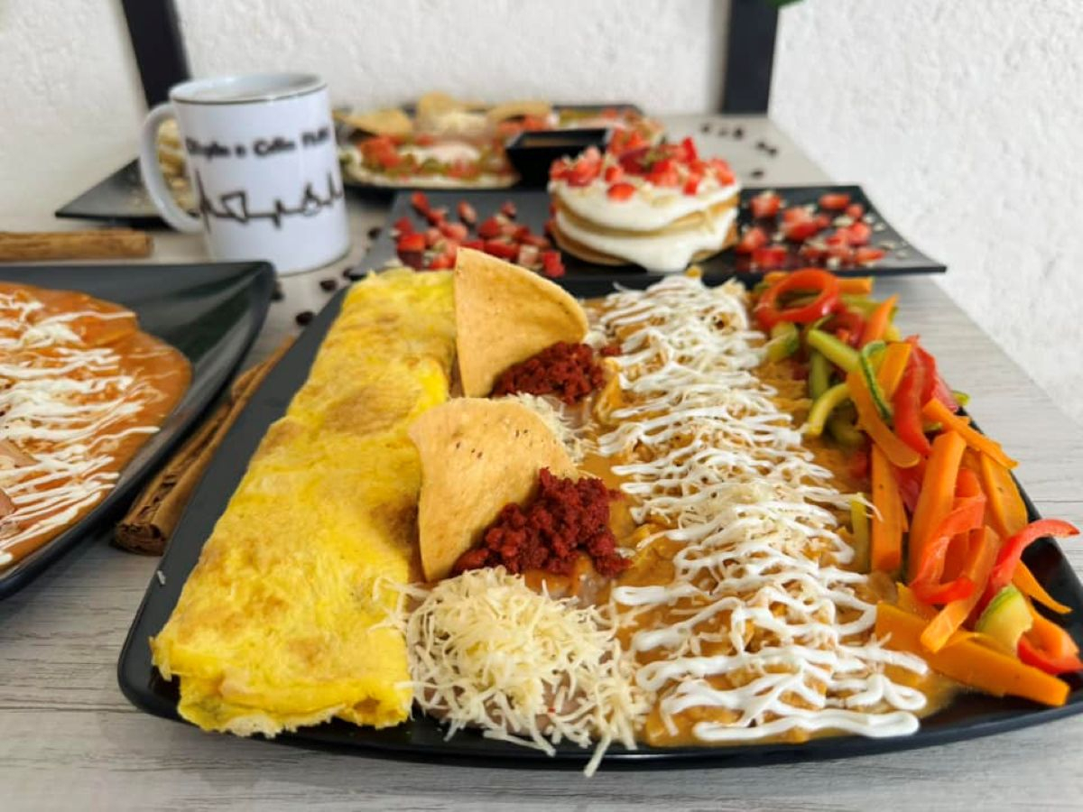 Chilaquiles & Coffee Plus Campestre