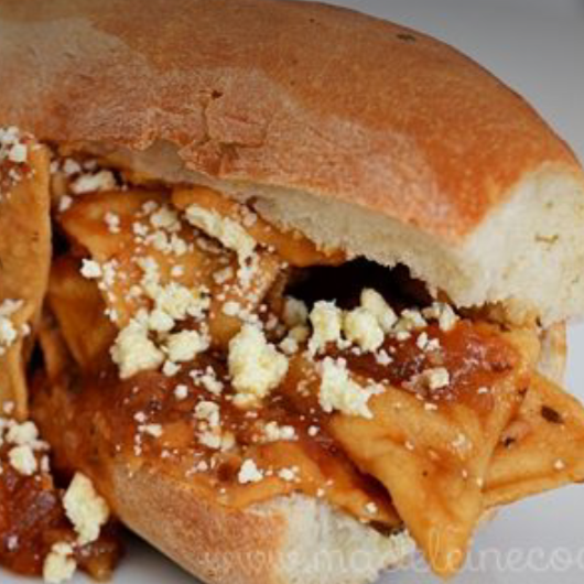 Lonche de Chilaquiles (Rojos o Verdes)