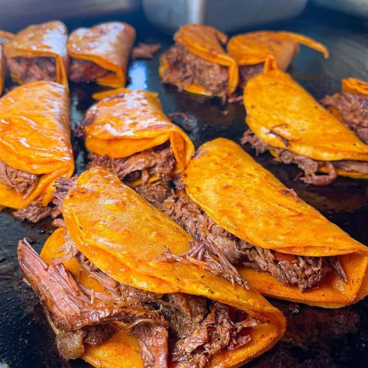 Taco Dorado de Birria de Res