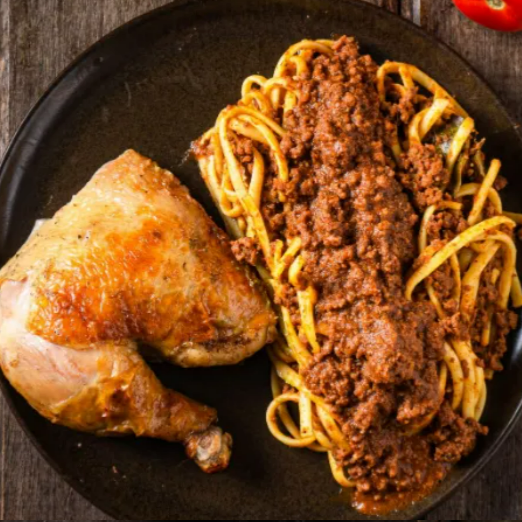 1/4 Pollo Brasa con Tallarines Rojos