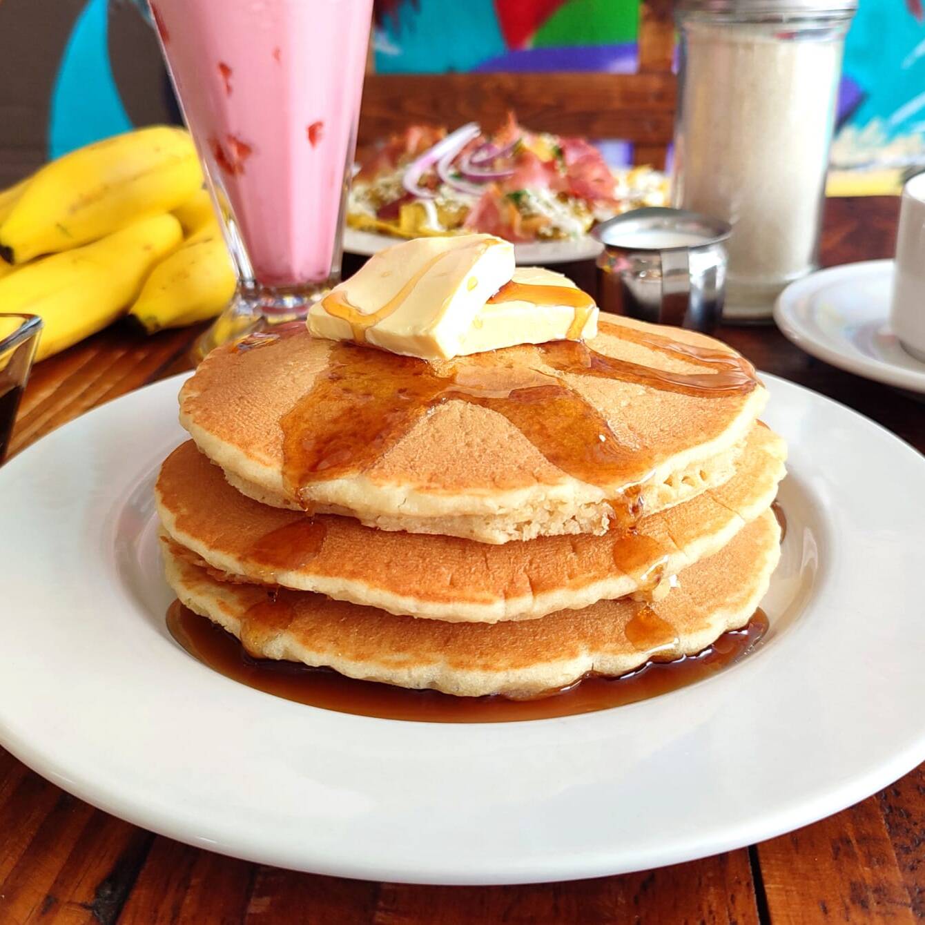 2 pz de Hot Cakes + 1 Café Americano