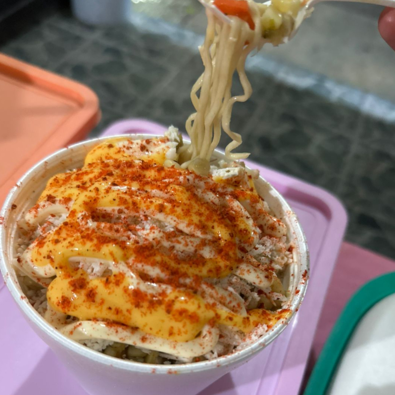 Maruchan con Esquites