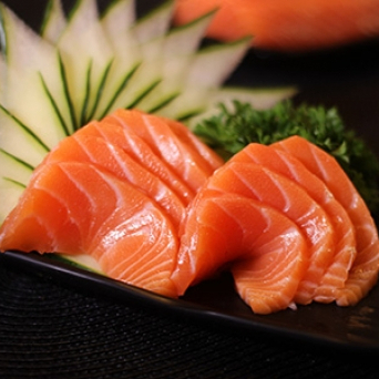 6 FATIAS DE SALMÃO FRESCAS.