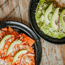 CHILAQUILES VERDES O ROJOS