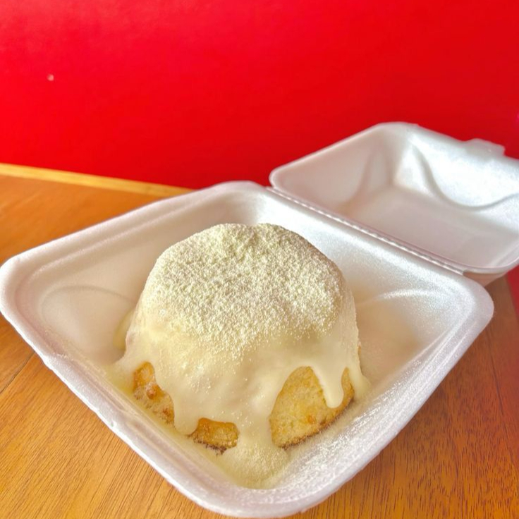 Mini Bolinho Delicioso de Ninho mais uma Bola de Sorvete de sua Preferencia de Sabor