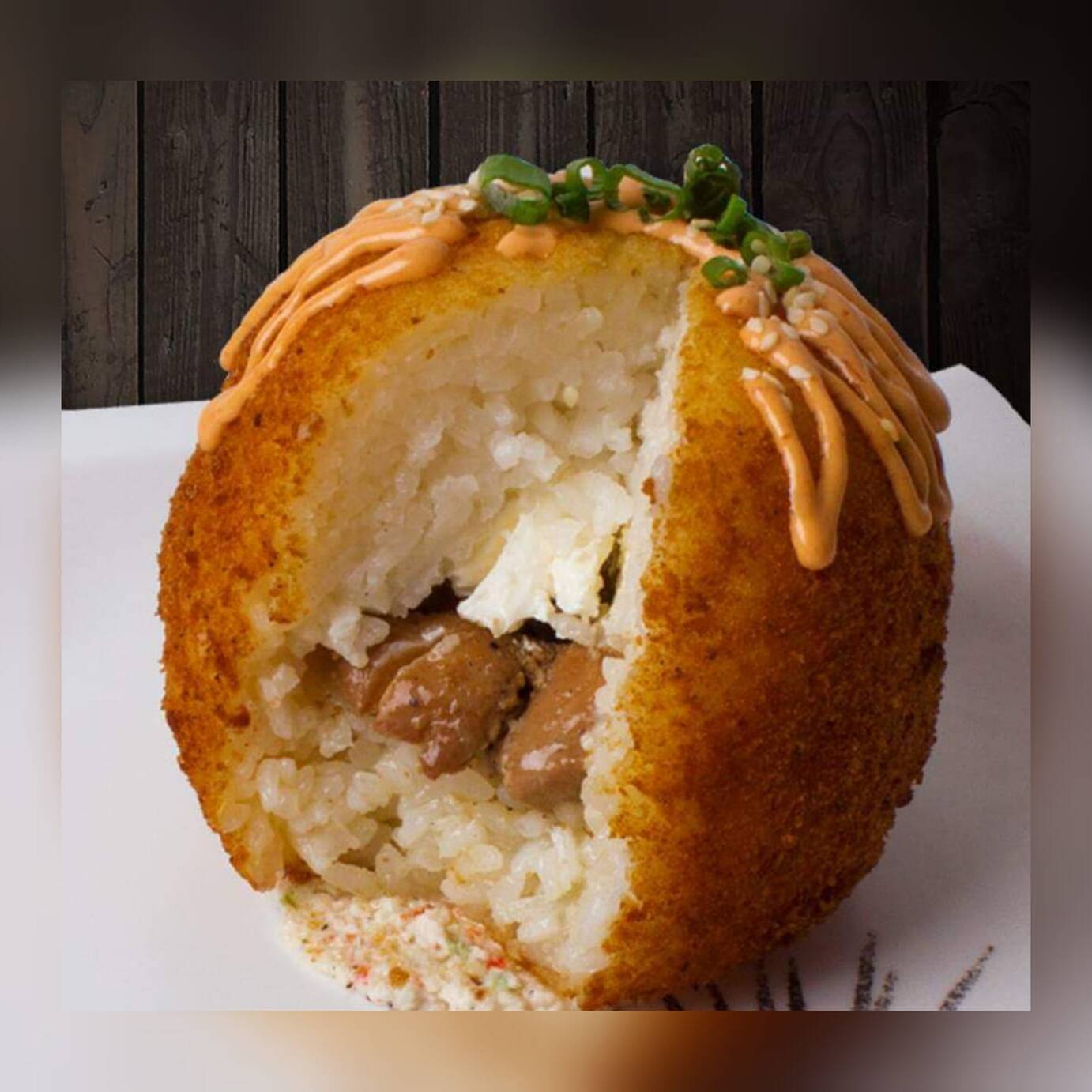 Bola de Fuego🧀🥒🥩 + Soda