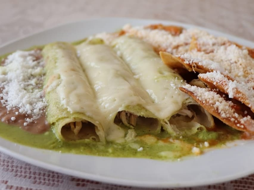 Enchiladas suizas + Te helado