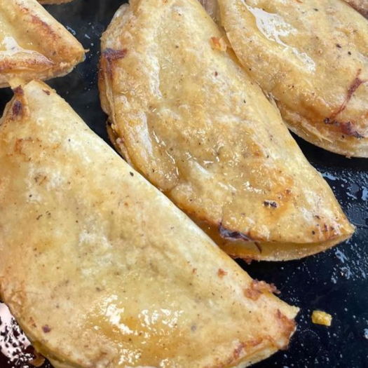 Taco Dorado con Queso de Longaniza