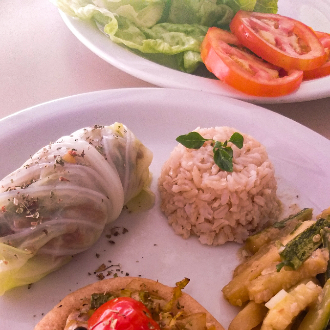 Favor escolher suas saladas pela numeração no campo observação.
1. Tomate, 2. Alface, 3. Agrião,4. Cebola, 5. Repolho Suiço, 6. Feijão Soja, 7. Feijão Mulatinho, 8. Limão, 9. Molho à Campanha, 10. Batata Doce, 11. Beterraba, 12. Chicória à Campanha, 13. Salada de Legumes, 14. Brócolis, 15. Quiabo à Campanha, 16. Salada de Frutas.
Sopa: Creme de Legumes.
Prato Quente: Torta de Espinafre,
Arroz Integral,
Bolinho de Cenoura,
Lentilha Refogada.