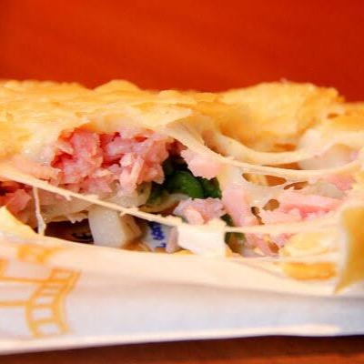 Presunto, calabresa, queijo mussarela e orégano