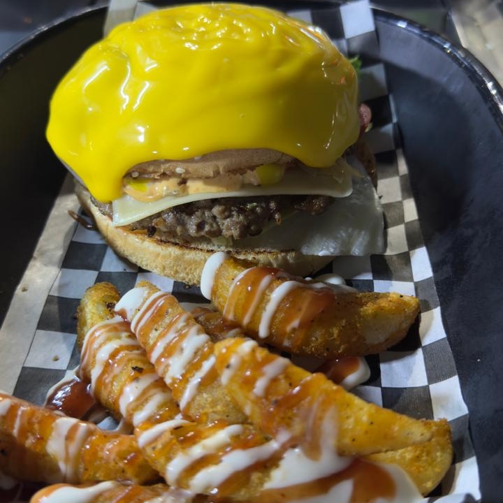Hamburguesa Bañada en Queso