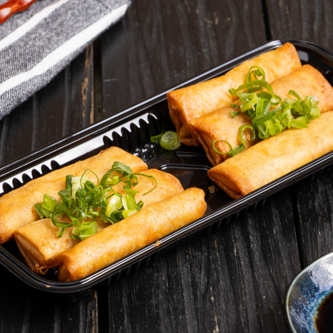 Rolinho crocante recheado com queijo derretido. Uma explosão de sabor a cada mordida! (6 Unidades)