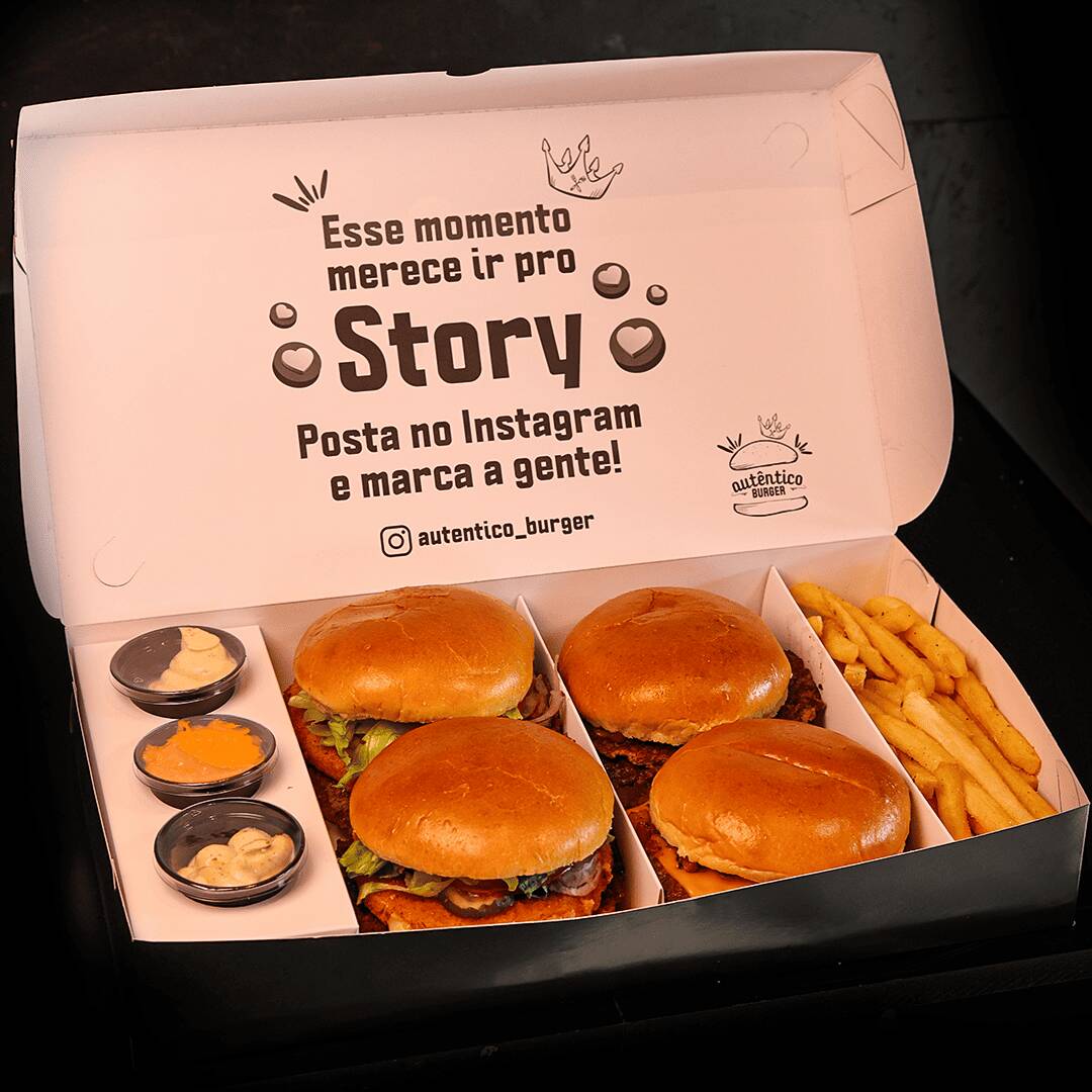4 Smash Burgers a sua escolha, porção de batata crocante ou 10 unidades de onion rings douradinhos, cheddar cremoso e a incrível maionese da casa. Um box feito para dividor com a família — simplesmente impossível de resistir!