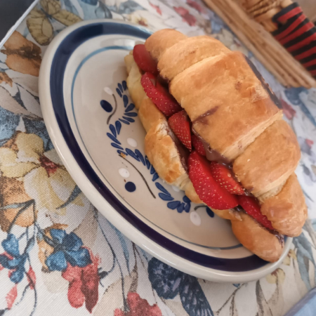 Cruasán con Fruta