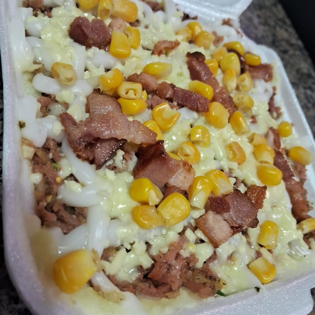 Batata, frango desfiado, requeijão, mussarela,milho 500G