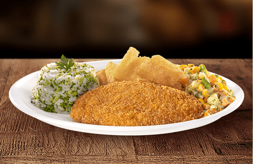 Dourado e crocante! Filé de peito de frango (170g) perfeitamente empanado, garantindo crocância por fora e suculência por dentro. Monte do seu jeito: Escolha os 3 acompanhamentos e o molho da casa.