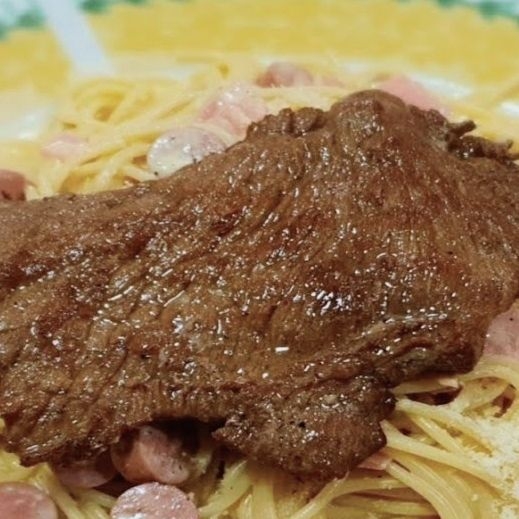 Tallarín a lo Alfredo con Bistec