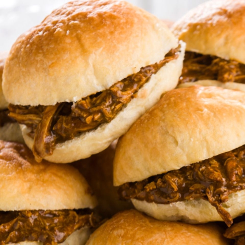 Hojaldra de Mole con Pollo