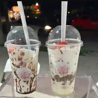 Fresas Dubai Chica